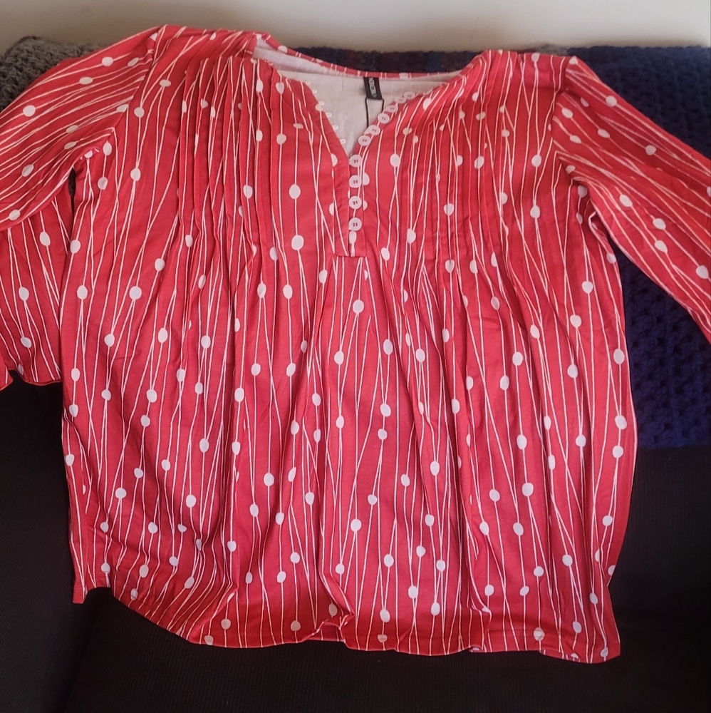 Womens Long sleeved blouse